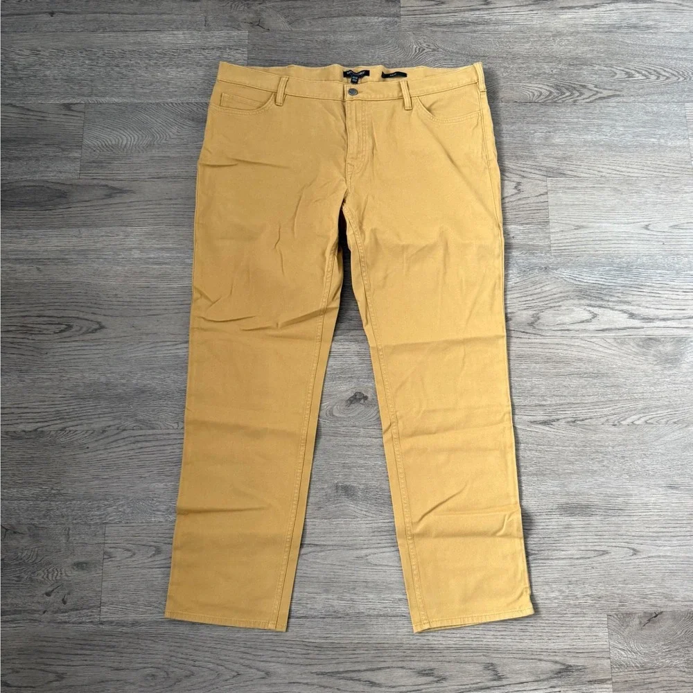 Banana Republic Slim Fit Traveler Pant - Size 42x32 - Whiskey Brown - NWOT‎